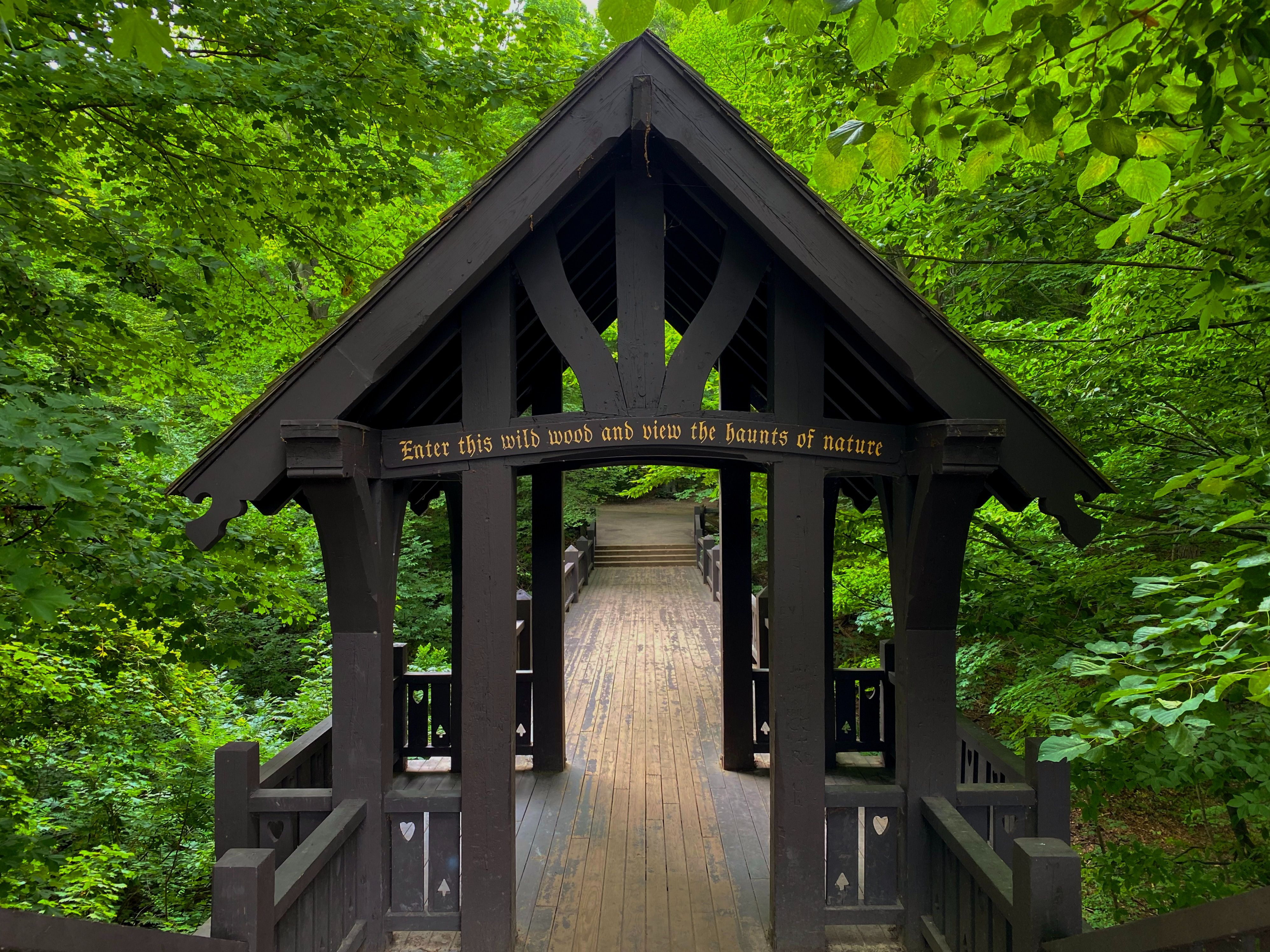 Entrance to the Seven bridges trail