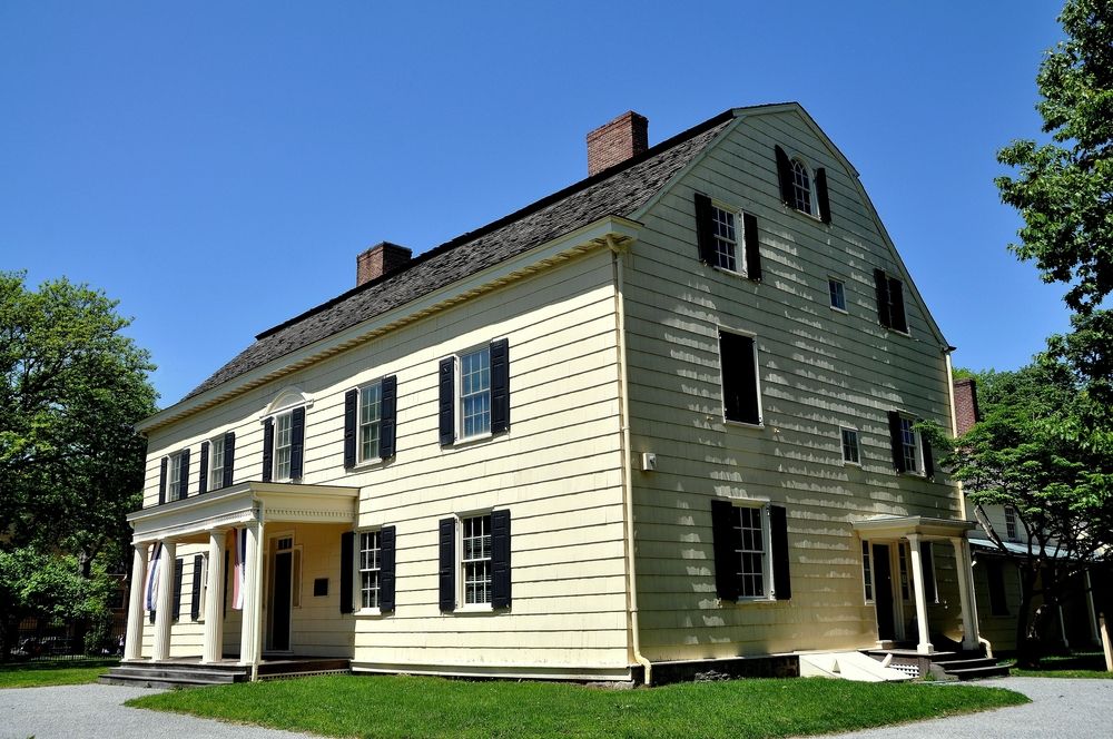 The historic 1750 Rufus King Manor House