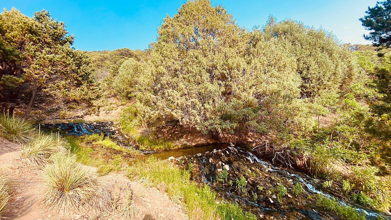 10 Hidden Hot Springs That Are The Perfect Destination For Winter