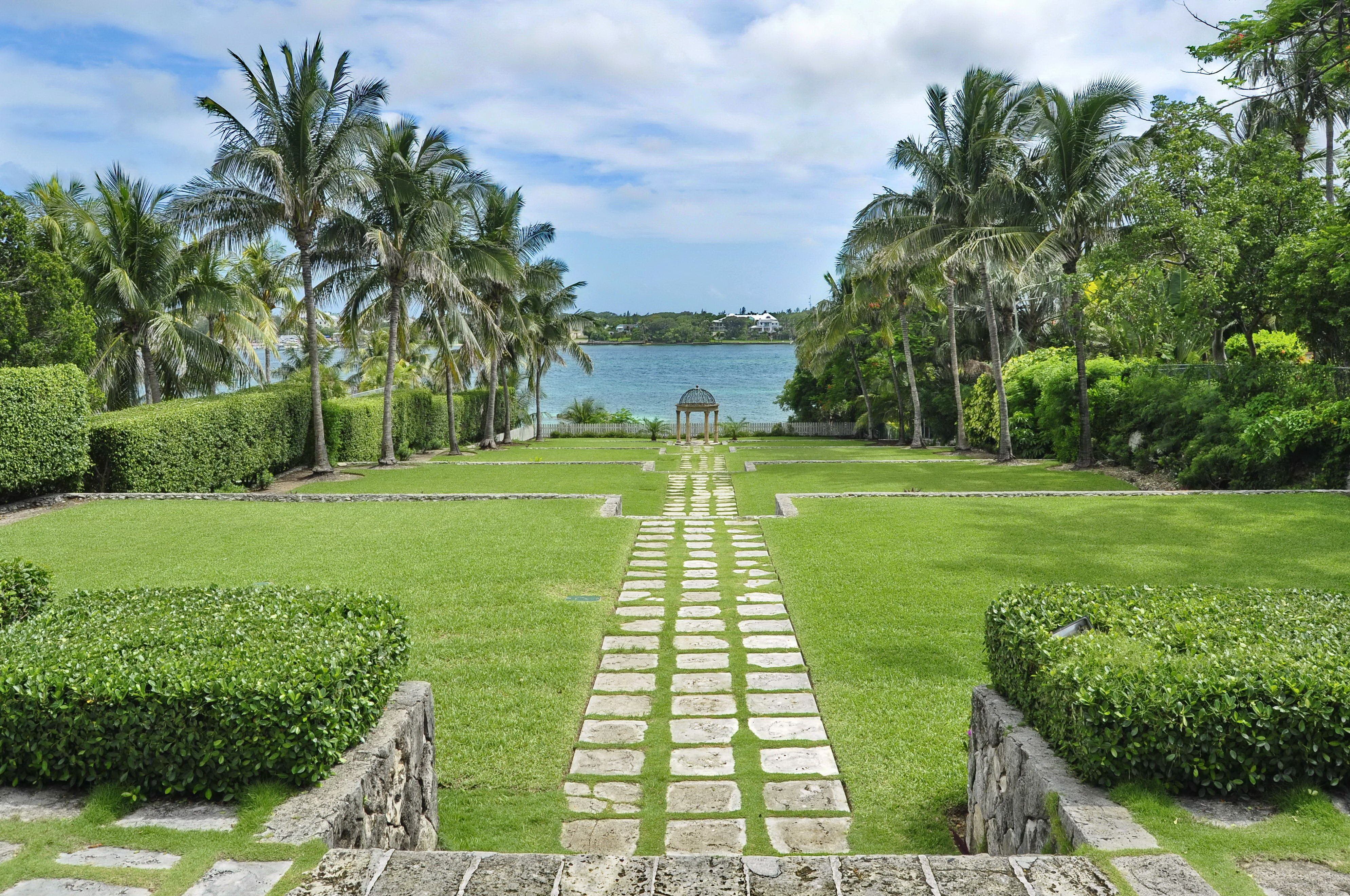 The lush Versailles-style Gardens in Nassau, Bahamas near the water