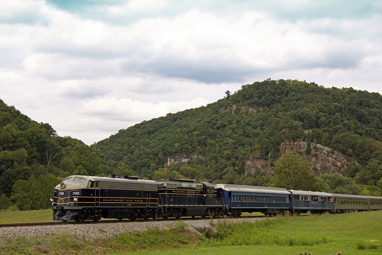 10 Scenic Train Rides Throughout East Coast With The Best Views