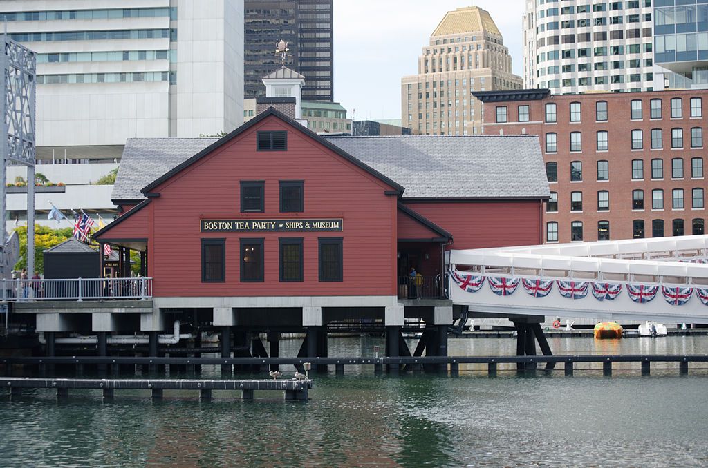 10 Things To Buy In Boston If You're Visiting For The First Time