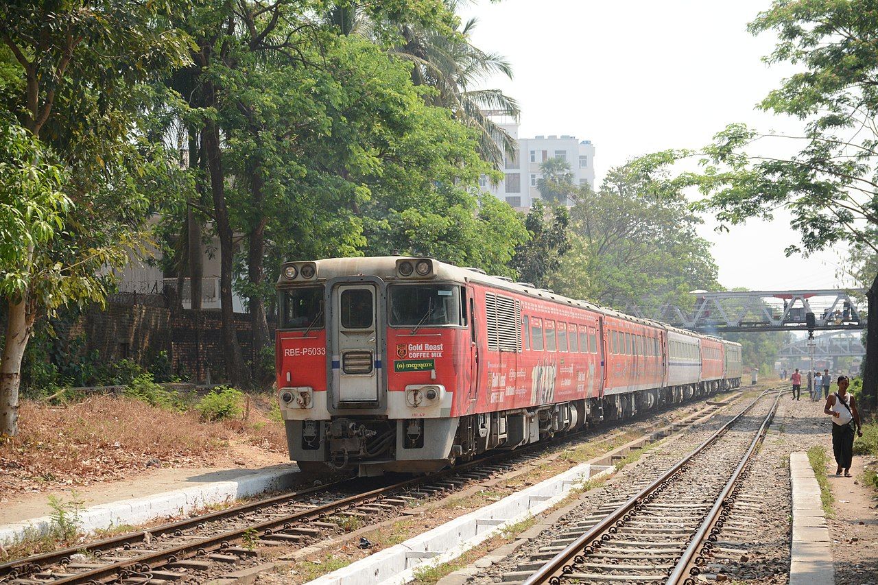 Circle line train in Myanmar