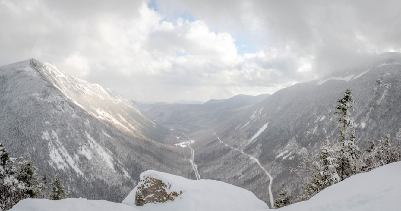 Snow covering the landscape in winter seen from Mount Willard in Crawford Notch State Park, NH, New Hampshire, New England, USA