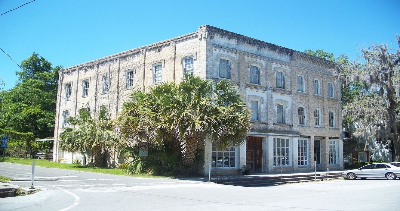 Ein historisches Gebäude im historischen Viertel von Micanopy, Florida, USA