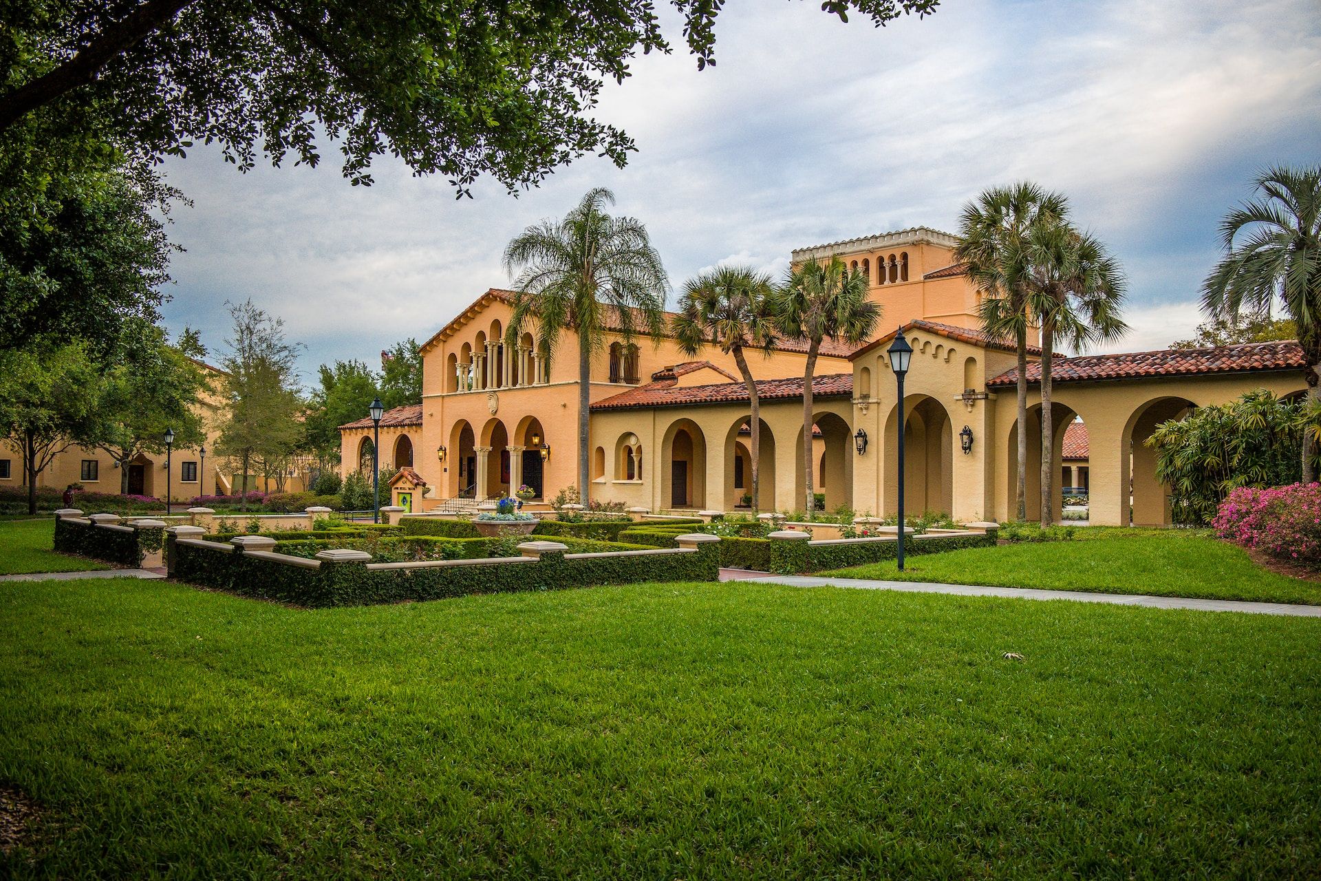 Rollins College overlooking a lush green lawn