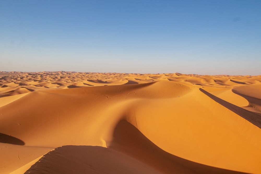 The Puzzling Ksar Draa Is A Lost Castle-Like Mystery Of The Sand Dunes ...