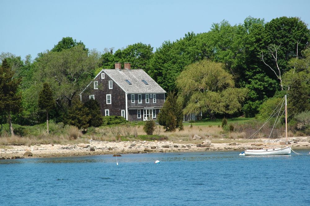 A home on Shelter Island in Long Island, New York, USA