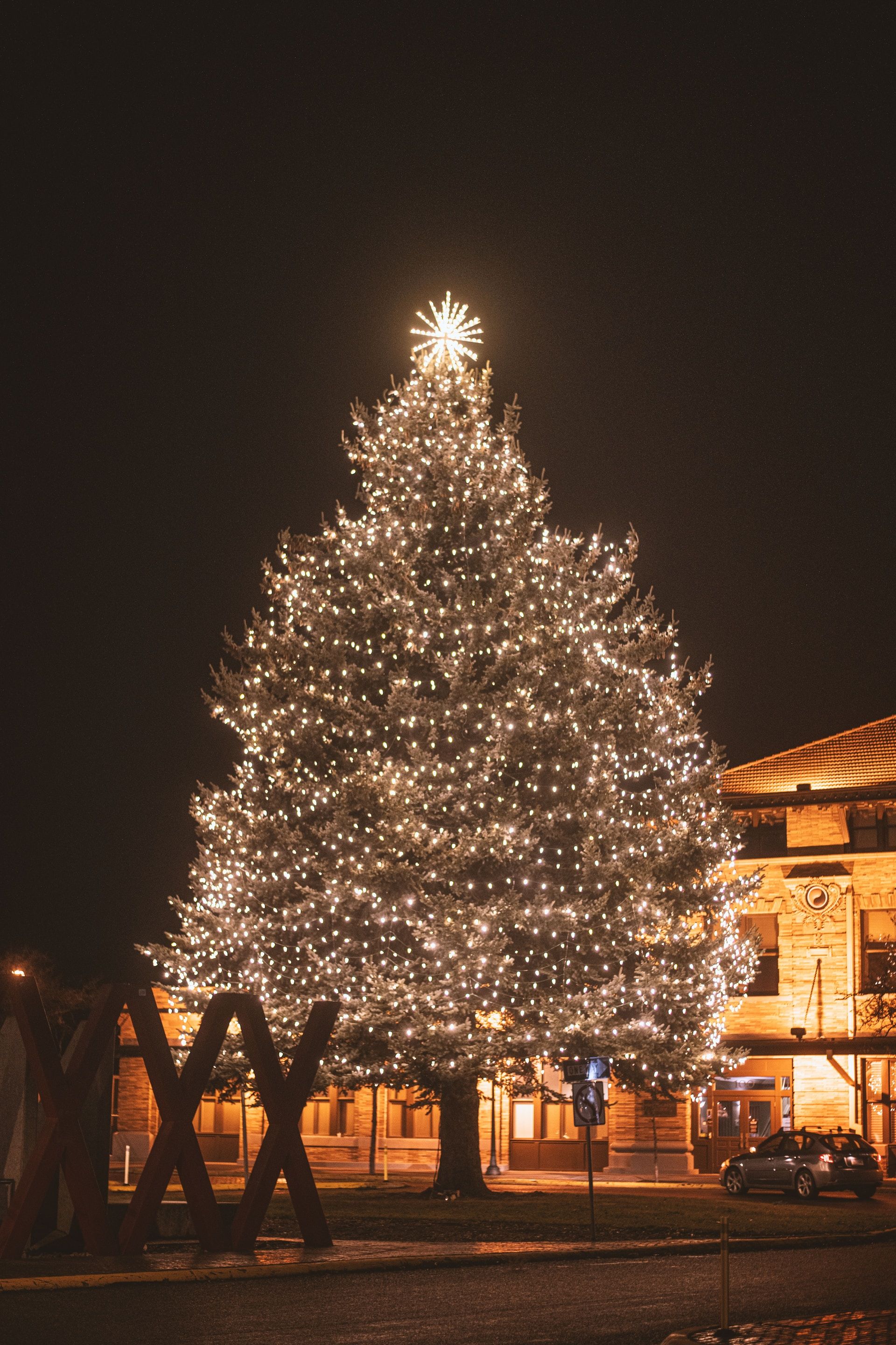 These Are America's 10 Most Beautiful Christmas Towns