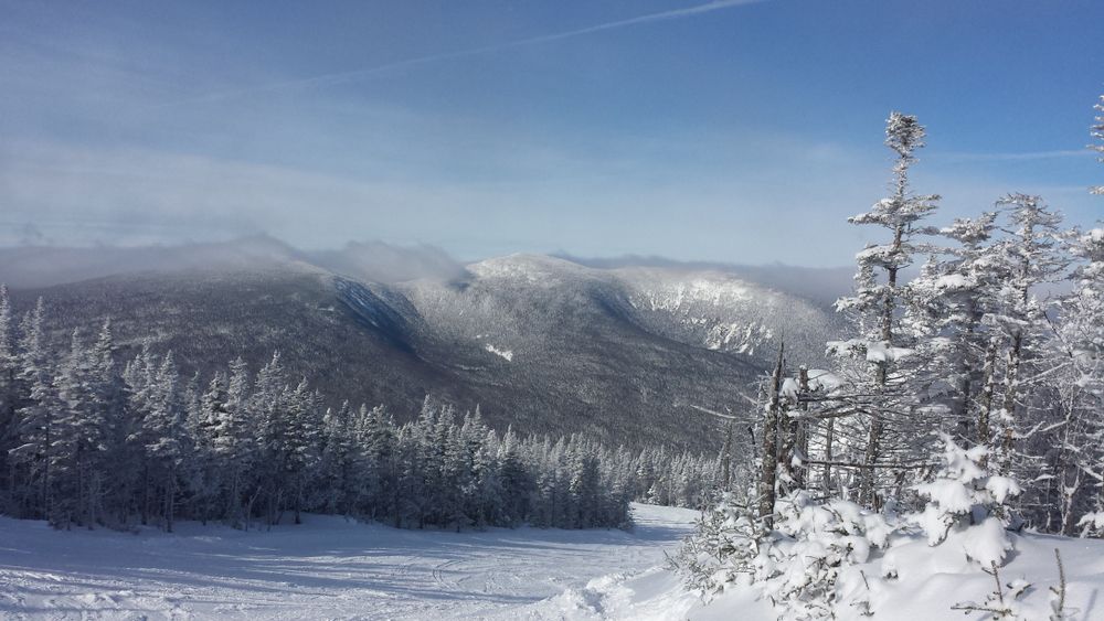 10 Top-Rated Ski Resorts In Maine, According To Reviews