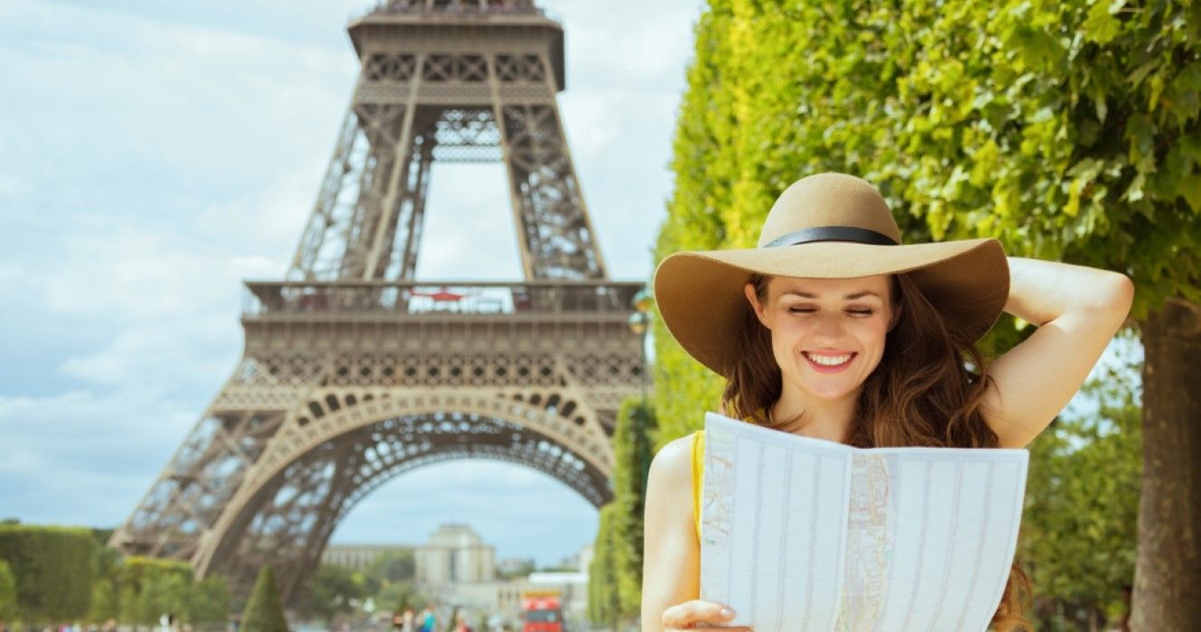 Solo female traveler in Paris, France