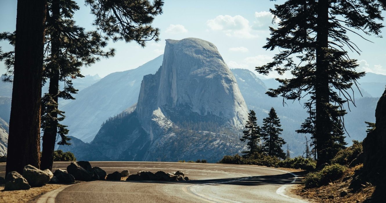 View along Glacier Point Road in Wawona, Yosemite, California