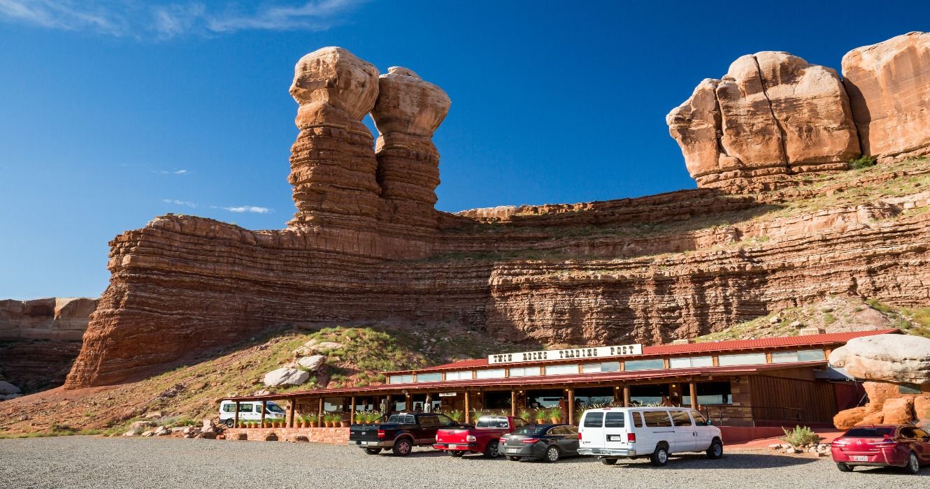 Views of the stone formation Twin Rocks and the Twin Rocks Cafe in Bluff in southern Utah, UT, USA