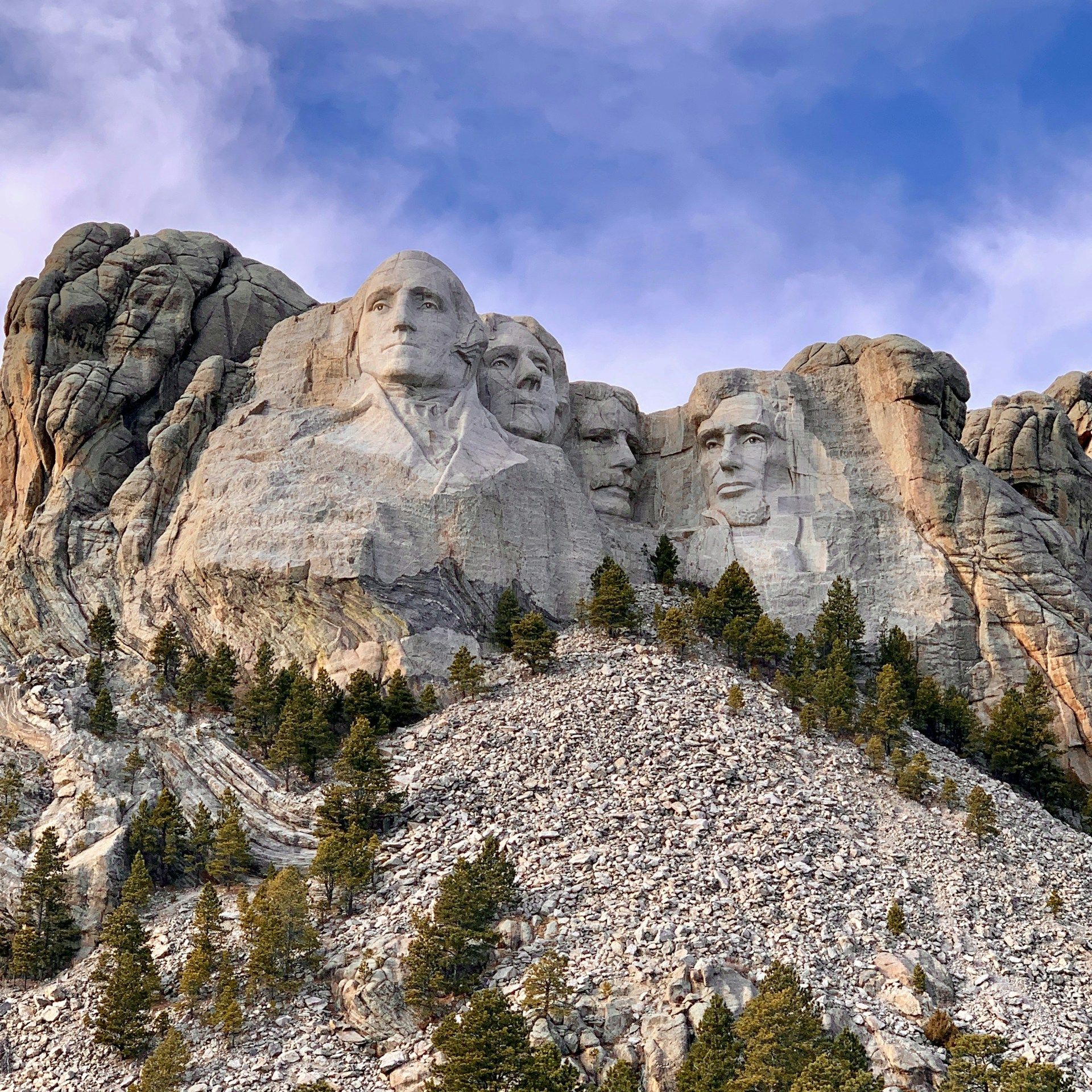 The Tunnels Of Mount Rushmore:  A Hidden History Revealed - n40wtze