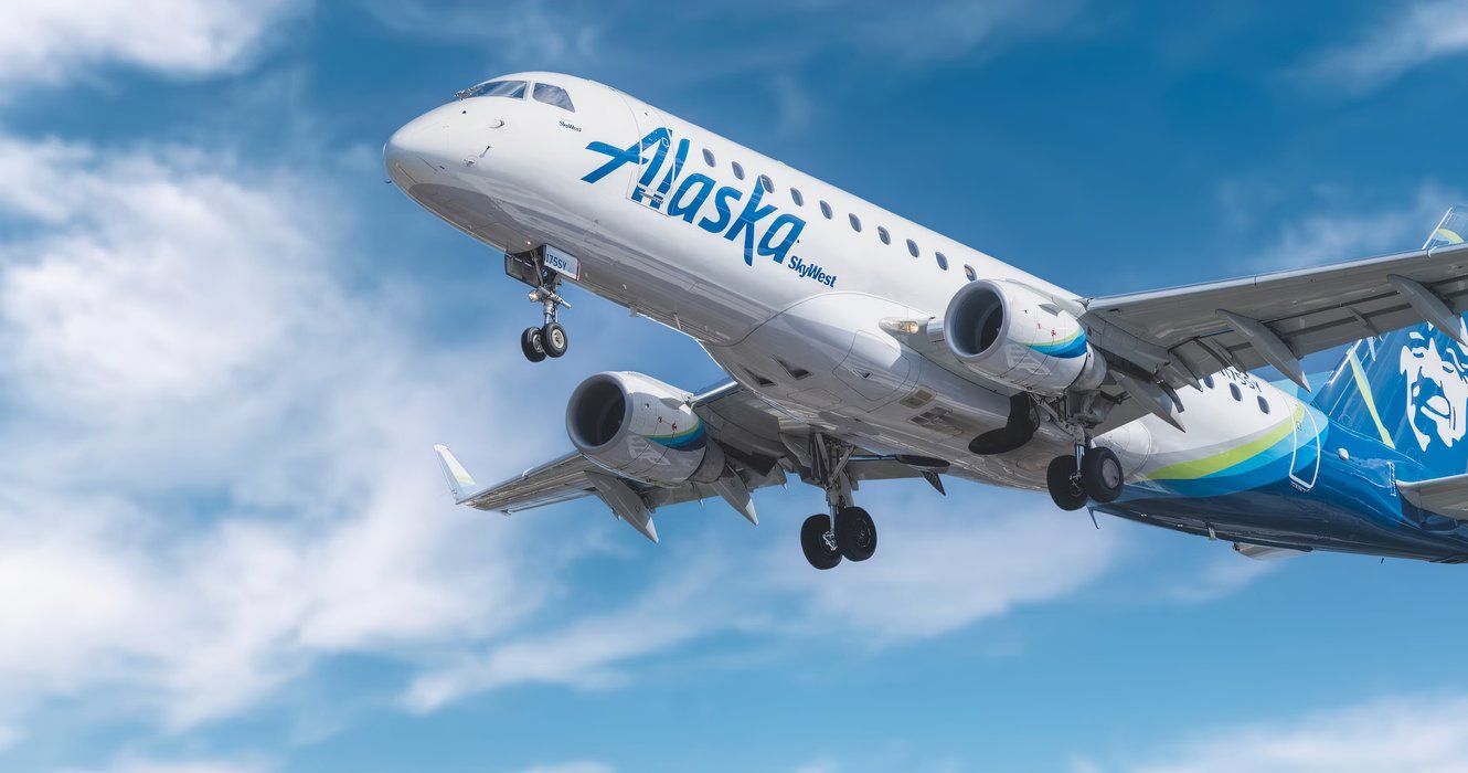 Alaska Airlines plane departing
