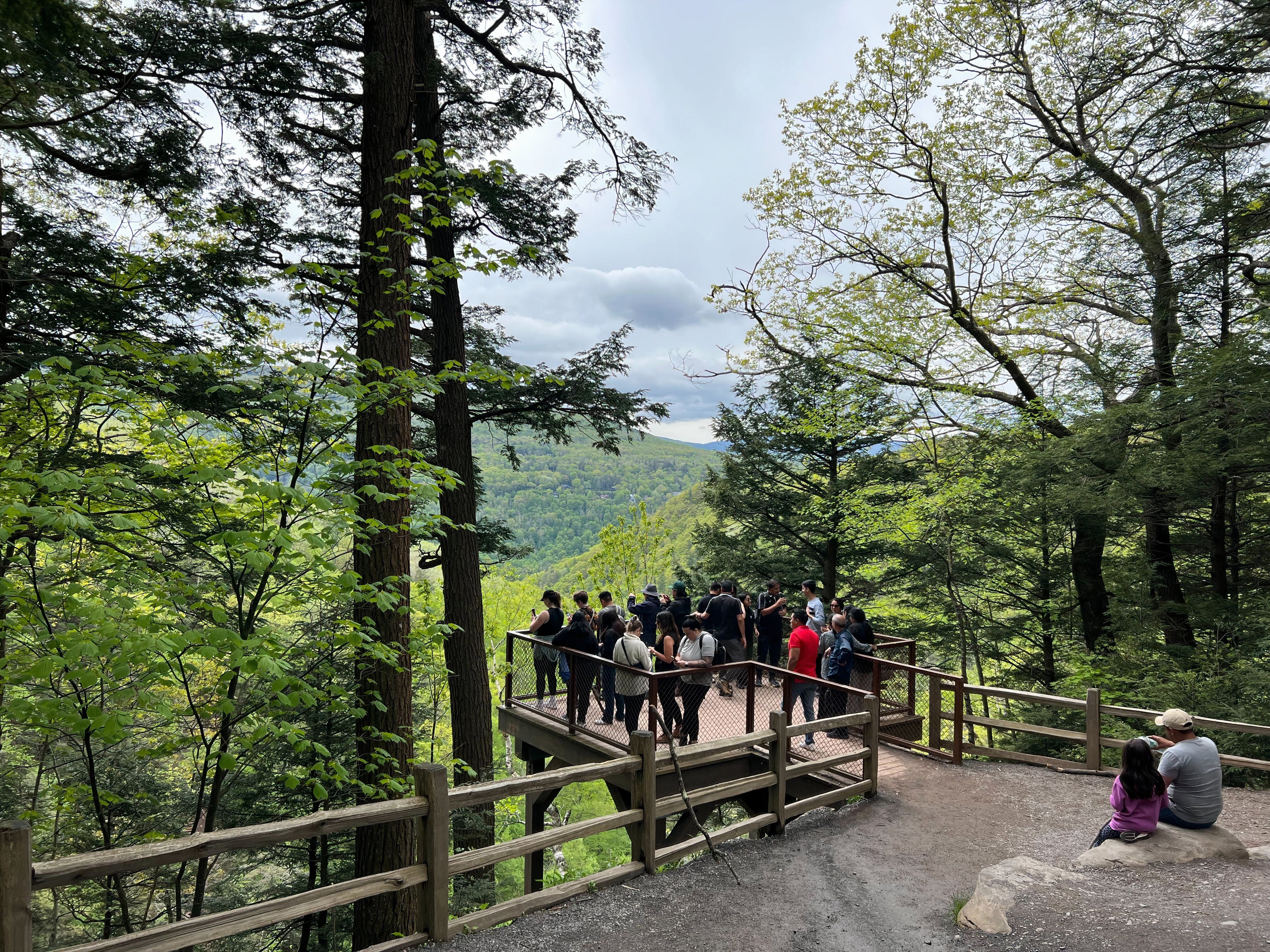 The viewing platform at Kaaterskill Falls