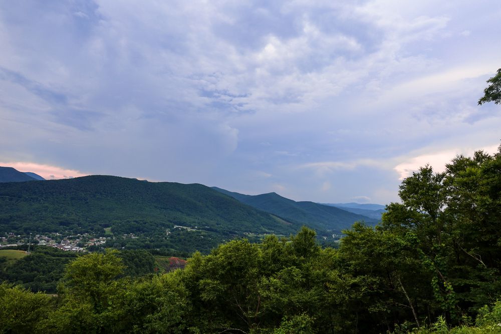 6 Underrated, But Scenic Stops Along The Blue Ridge Parkway