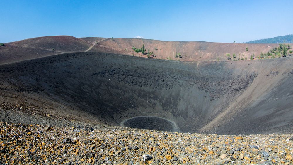 Cinder Cone Trail, Lassen Volcanic National Park, California, USA
