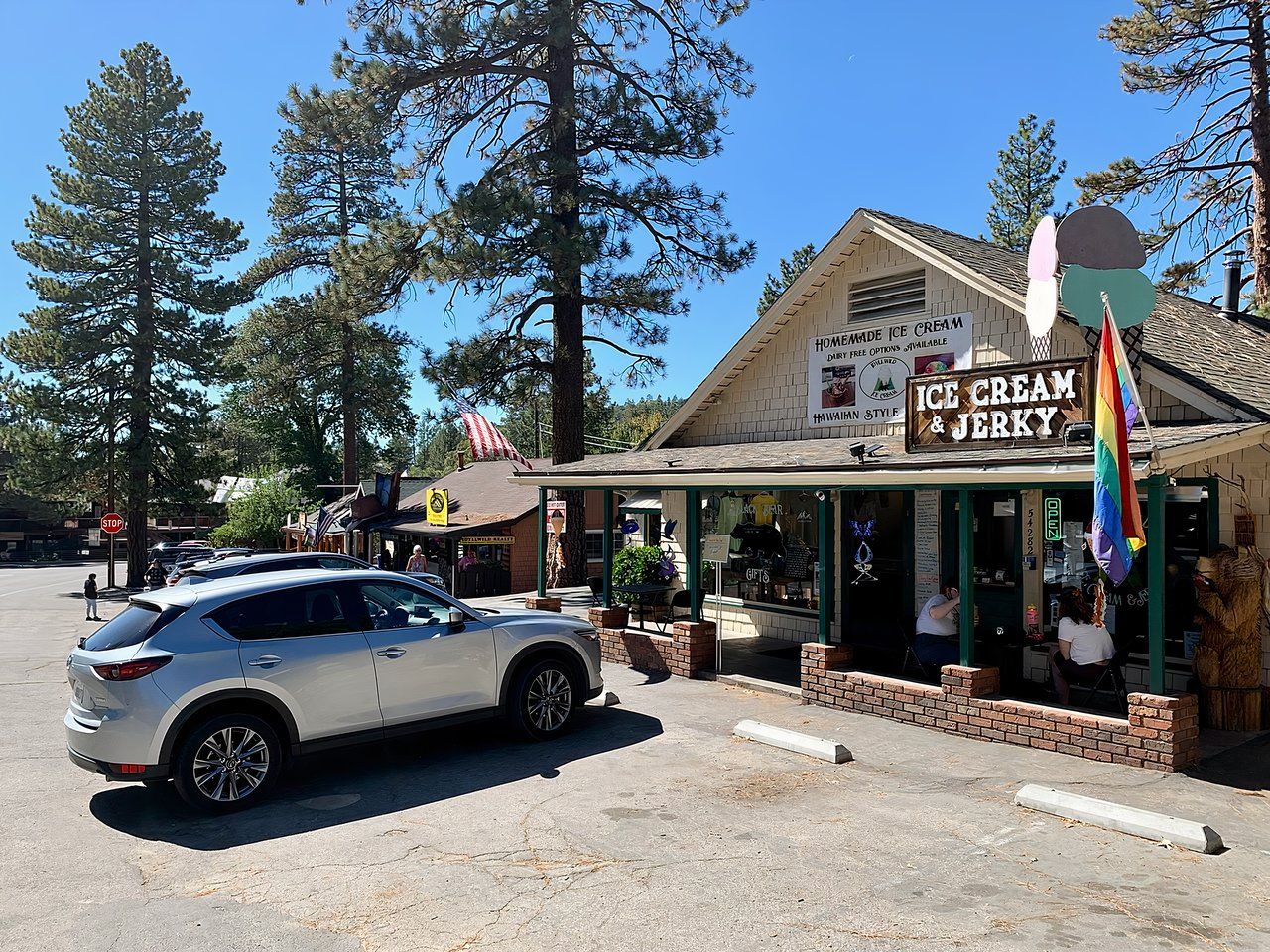 An ice cream shop in Idyllwild, California