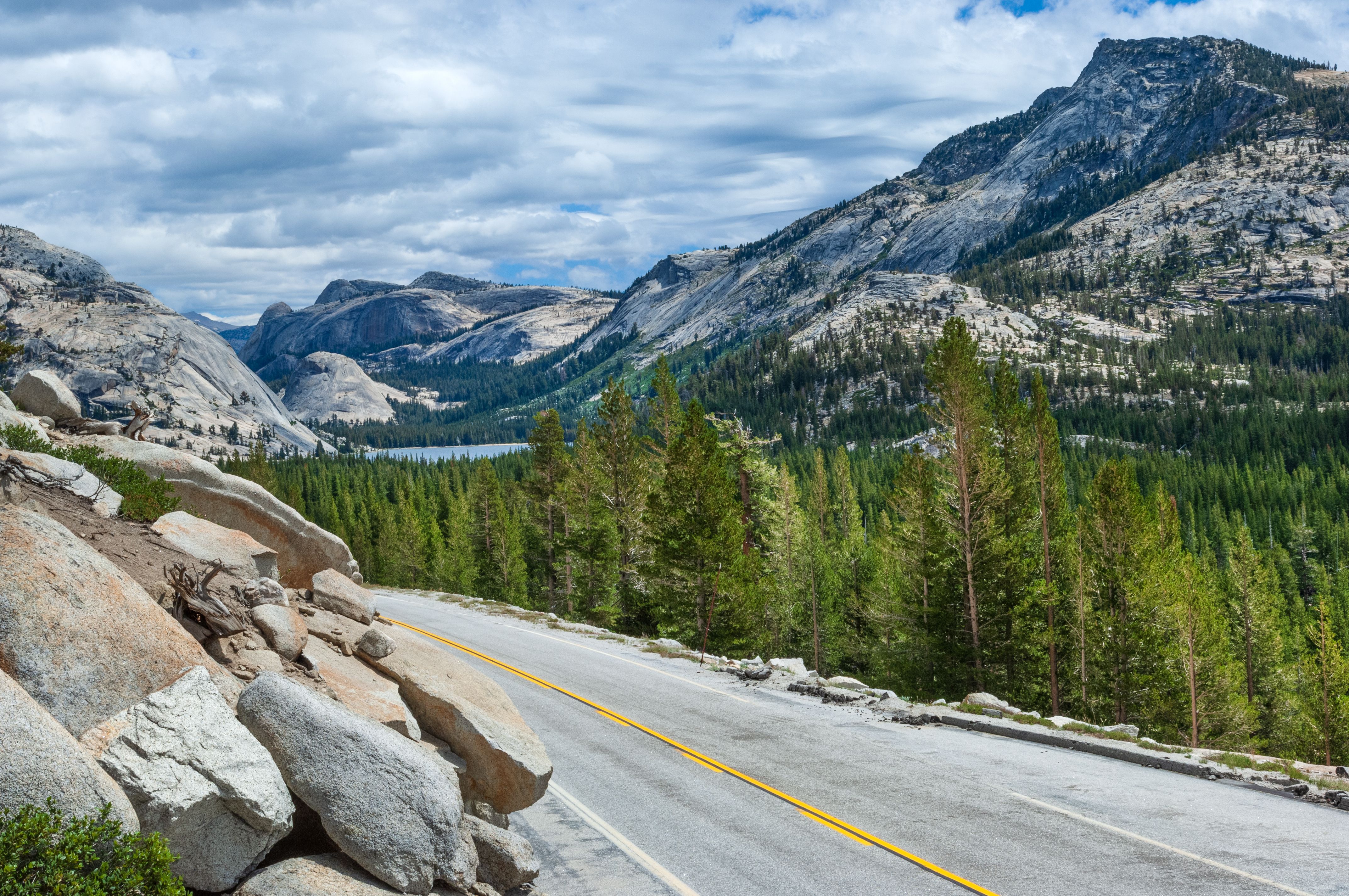 This Is The Best Route In Yosemite If You Hate Hiking Crowds