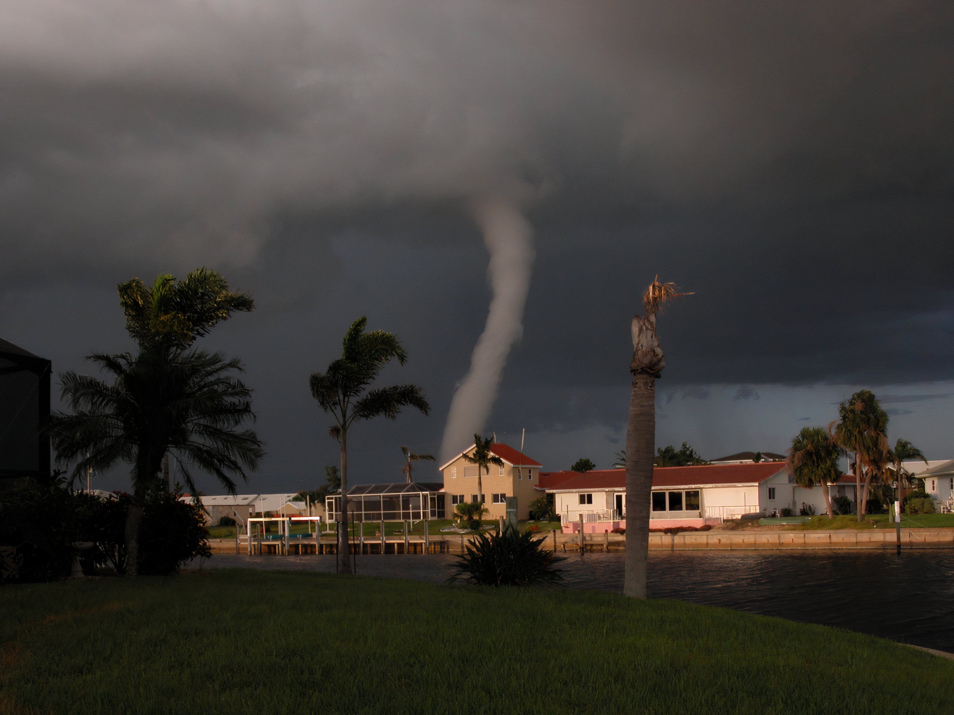 Tornado Touching down in Florida