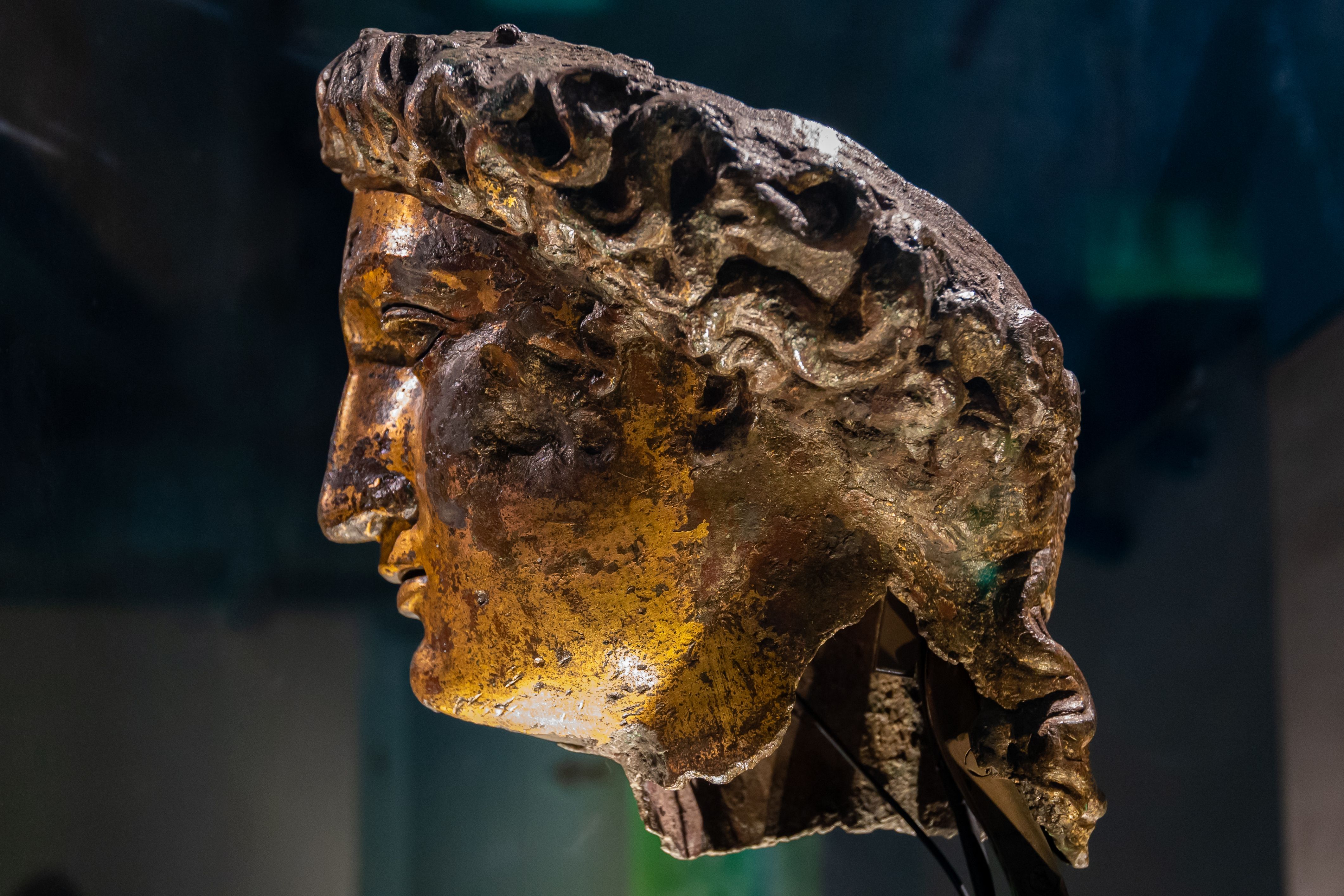 Le squelette de l'ère romaine composé d'os de cinq personnes différentes qui vivaient à 2 500 ans d'intervalle est enfin expliqué