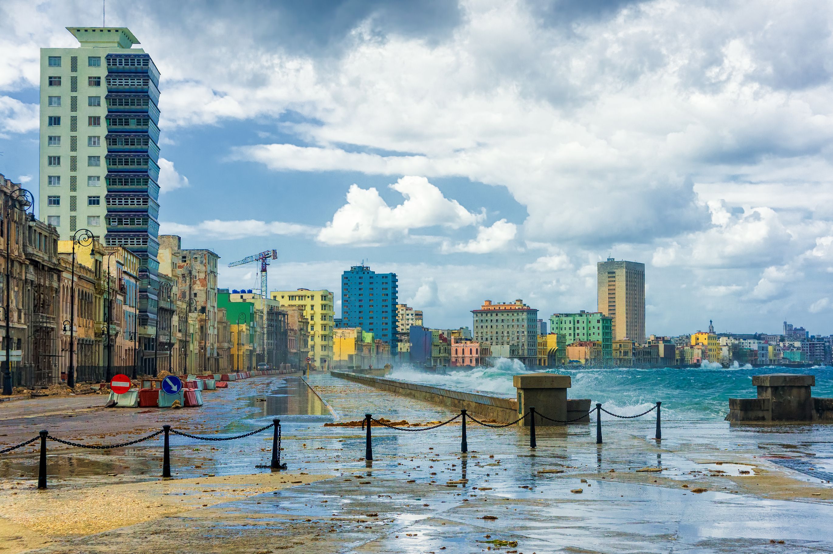 Havana, Cuba hurricane aftermath - ID 27425065, copyright, Kmiragaya - Dreamstime.com