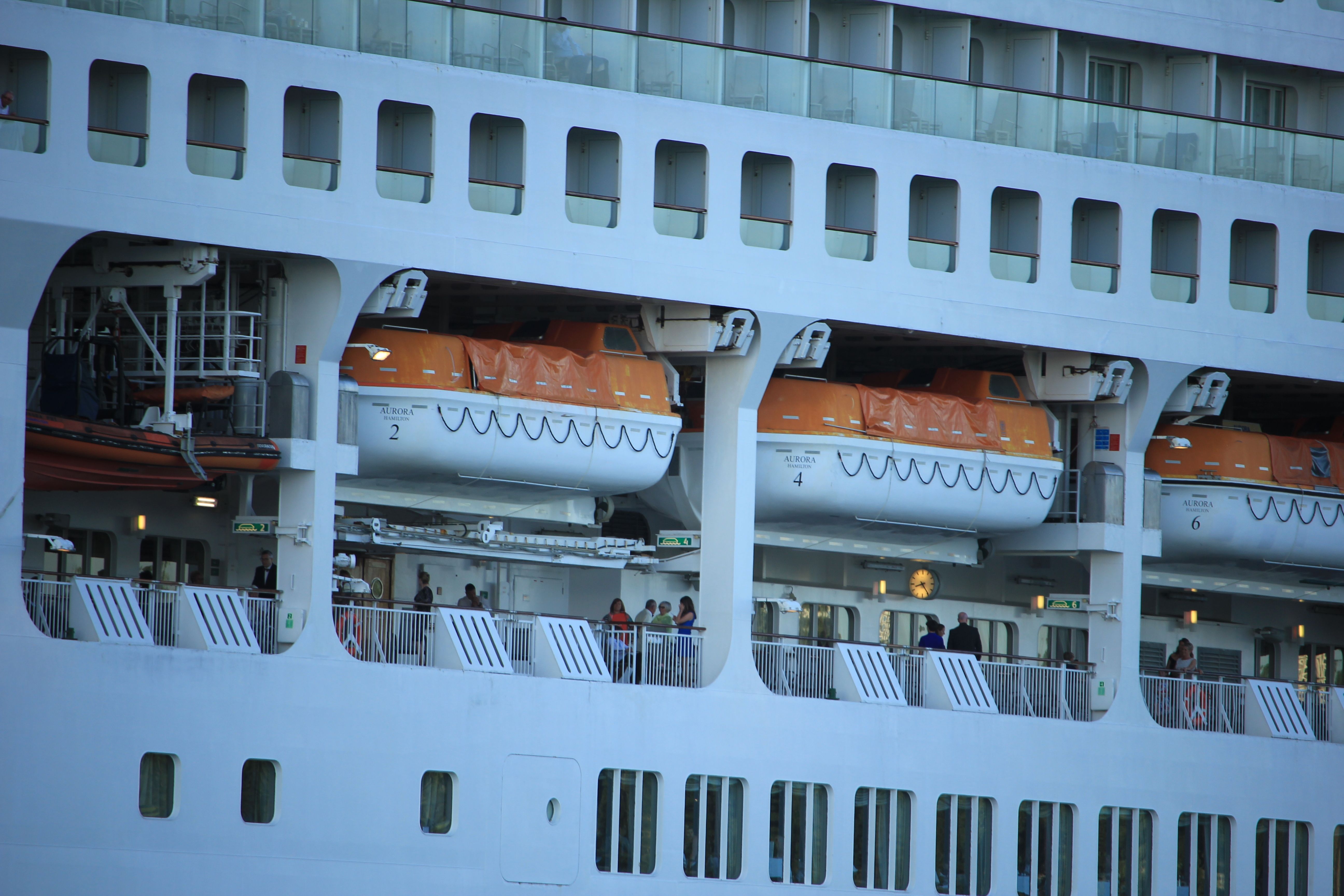 P&O Cruises Crew Members Are "Extremely Apologetic" Over Snow Cone Wardrobe Blunder