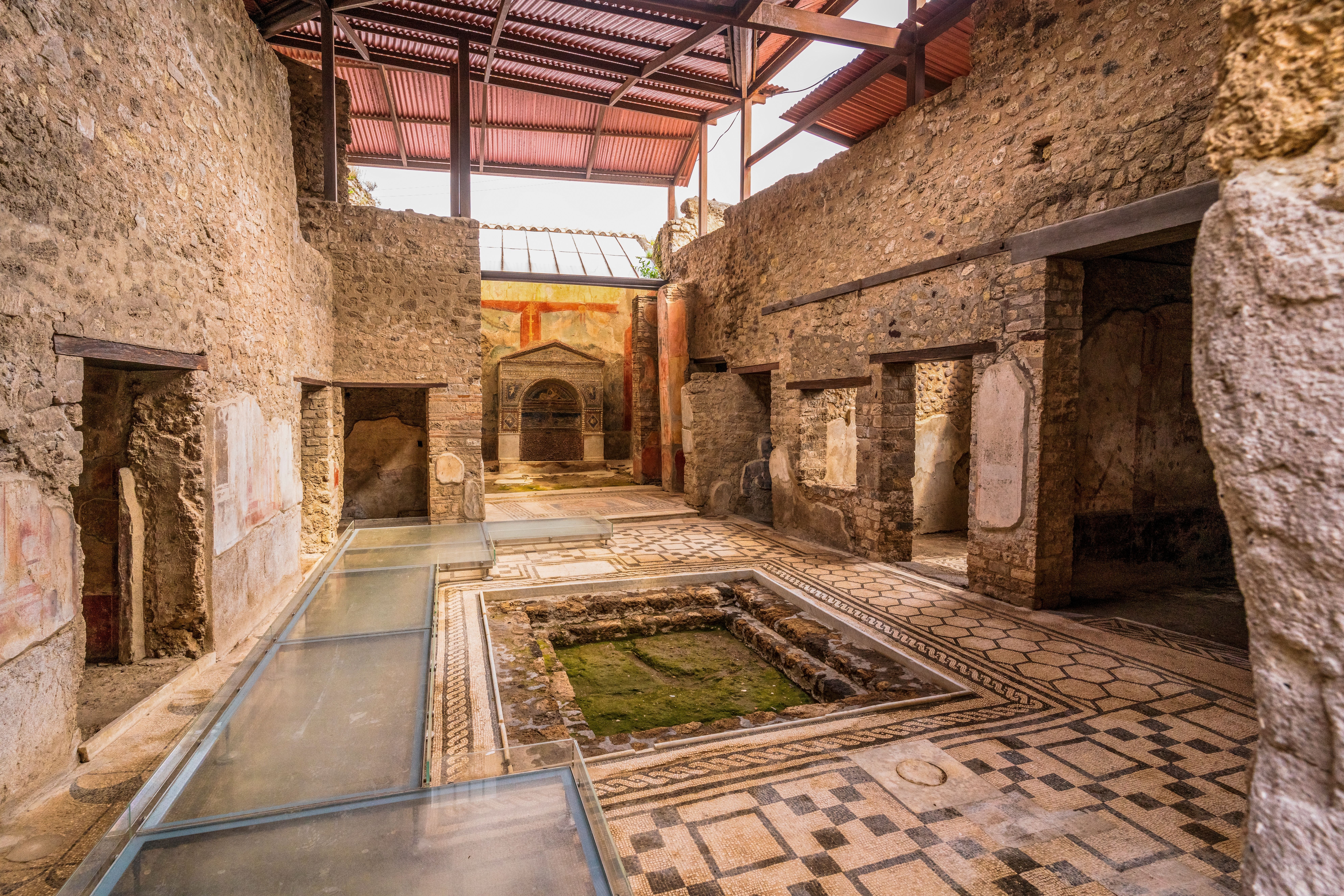 Luxurious private residence and bathhouse in the ancient ruins of Pompeii