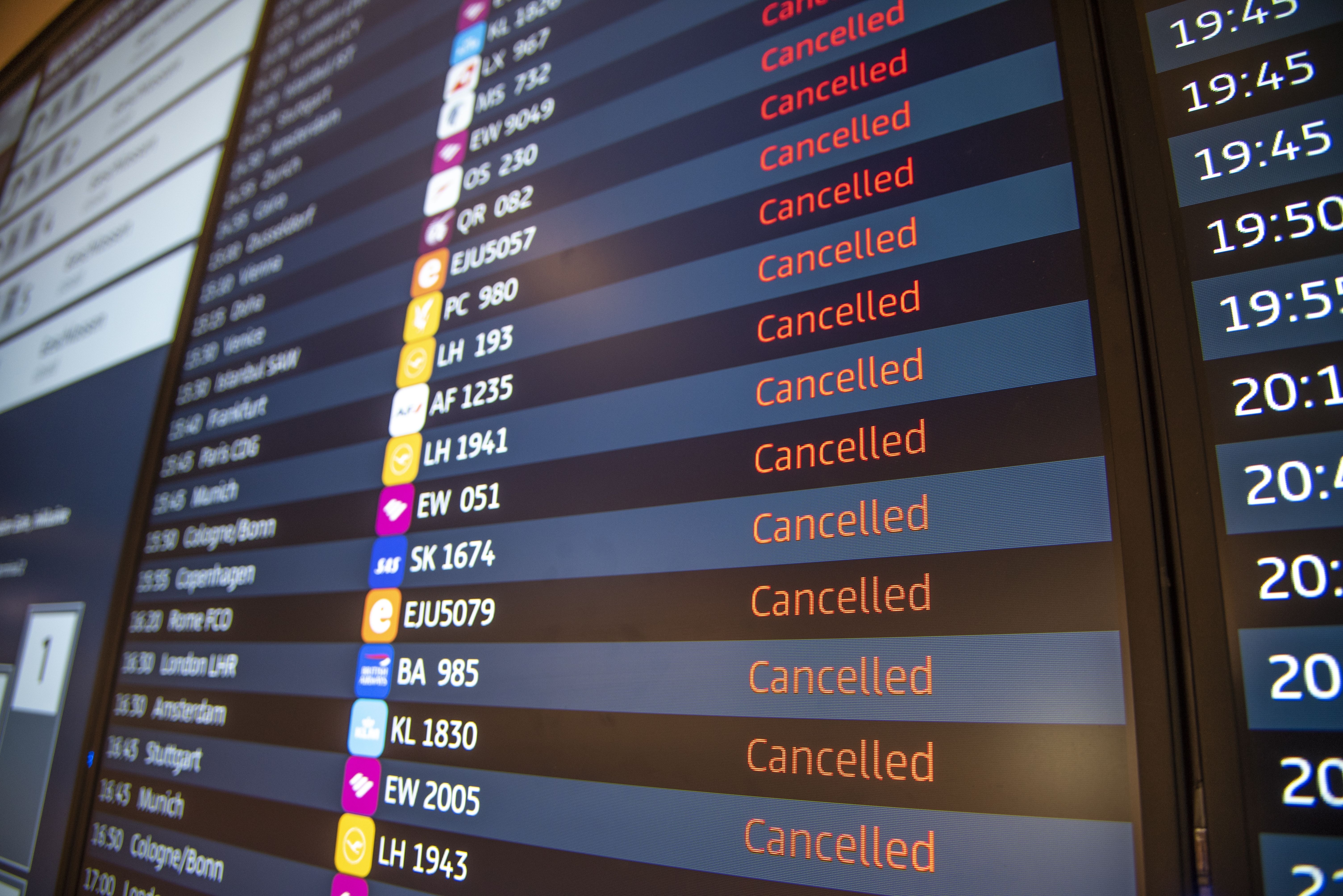 More Than 1,200 Flights Canceled As Winter Storm Blair Disrupts Travel