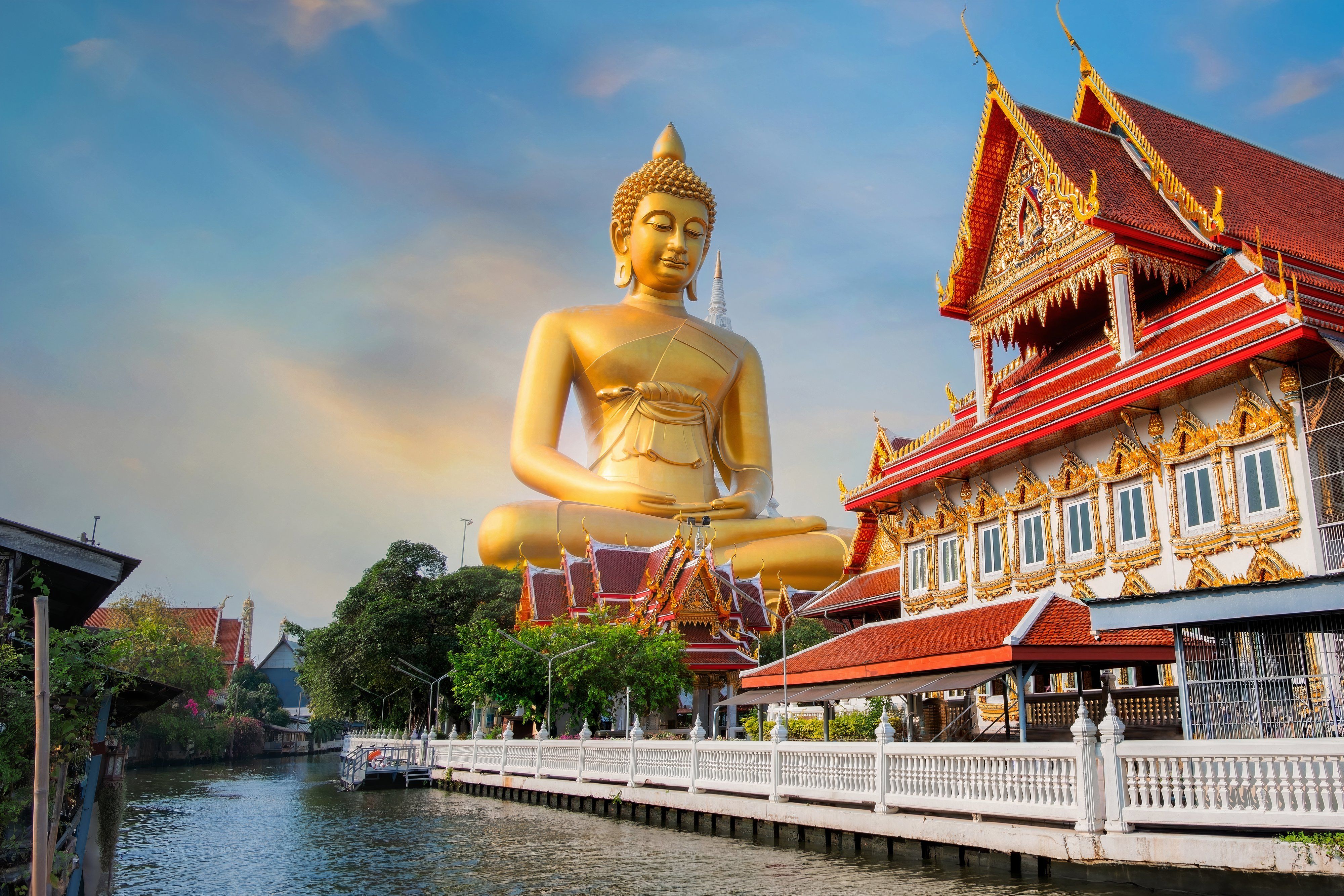 The Big Seated Buddha Statue (Buddha Dhammakaya Dhepmongkol) at Wat Paknam Phasi Charoen (temple) in Bangkok, Thailand