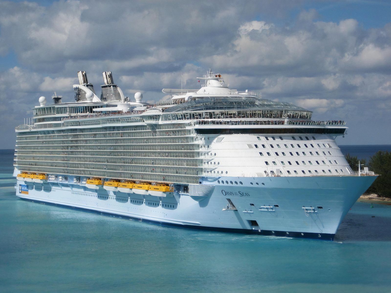  Oasis of the Seas entering the port at Nassau, Bahamas