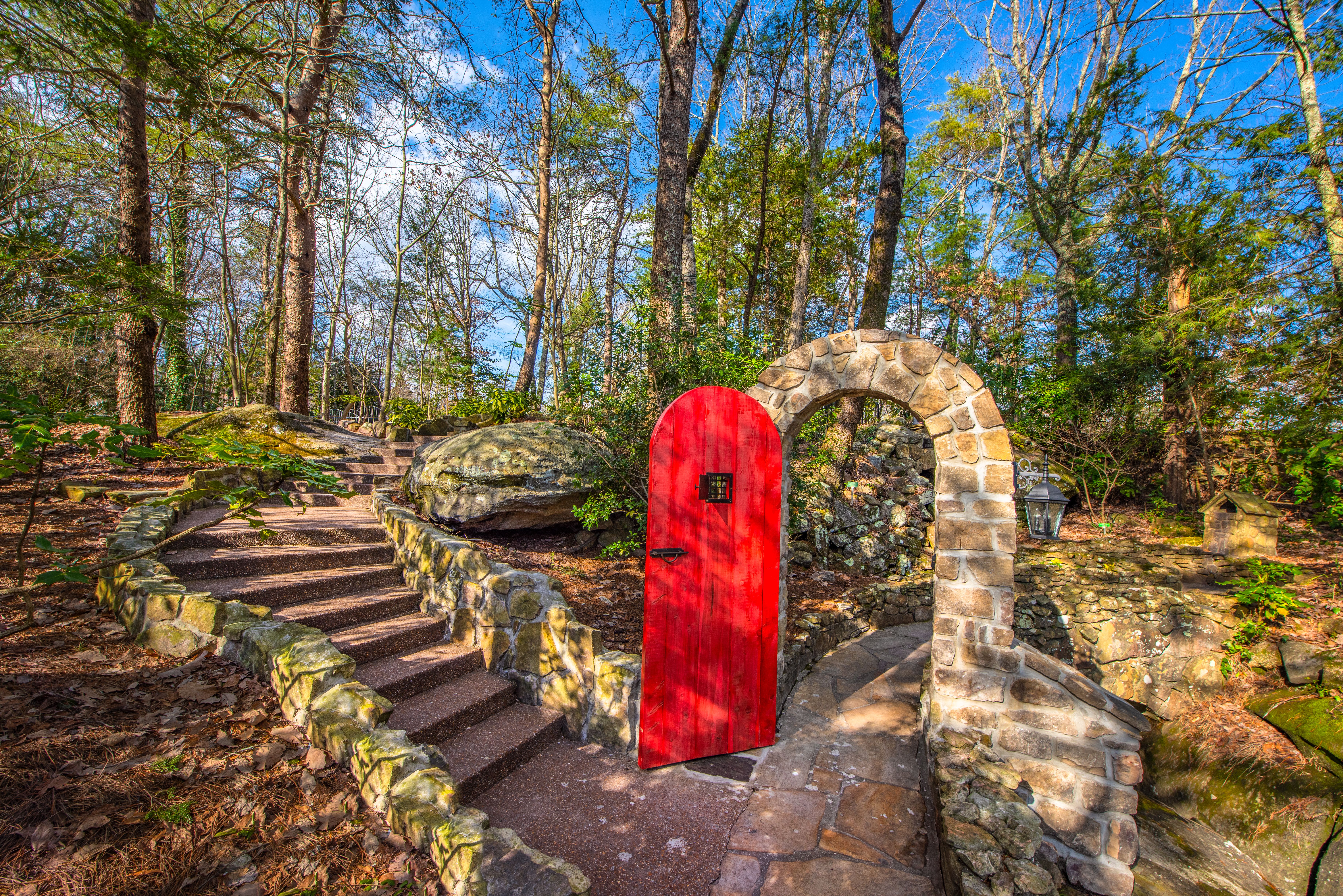 Rock City Gardens Trail in Chattanooga, Tennessee 