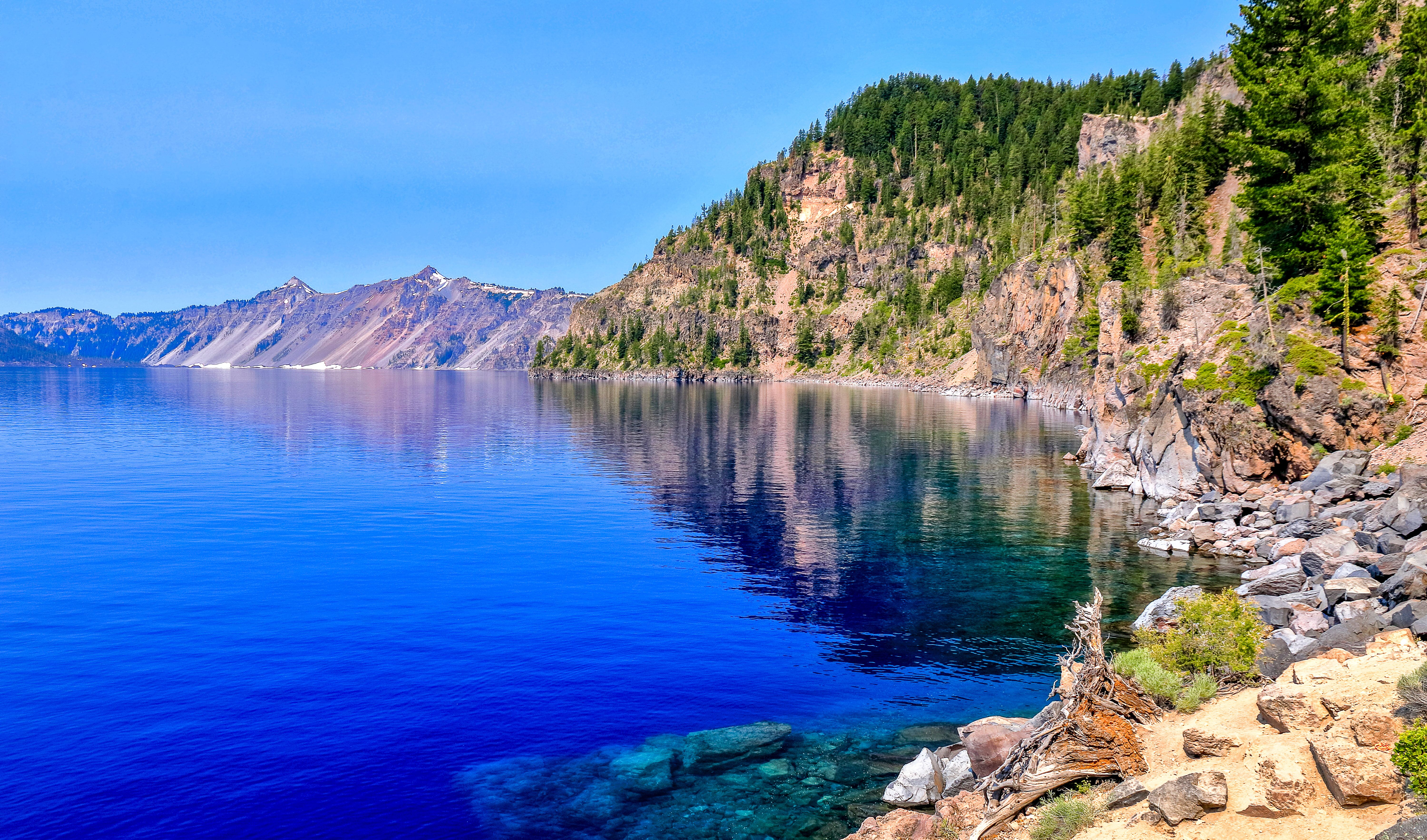 Crater Lake National Park with clear blue water in Cleetwood Cove