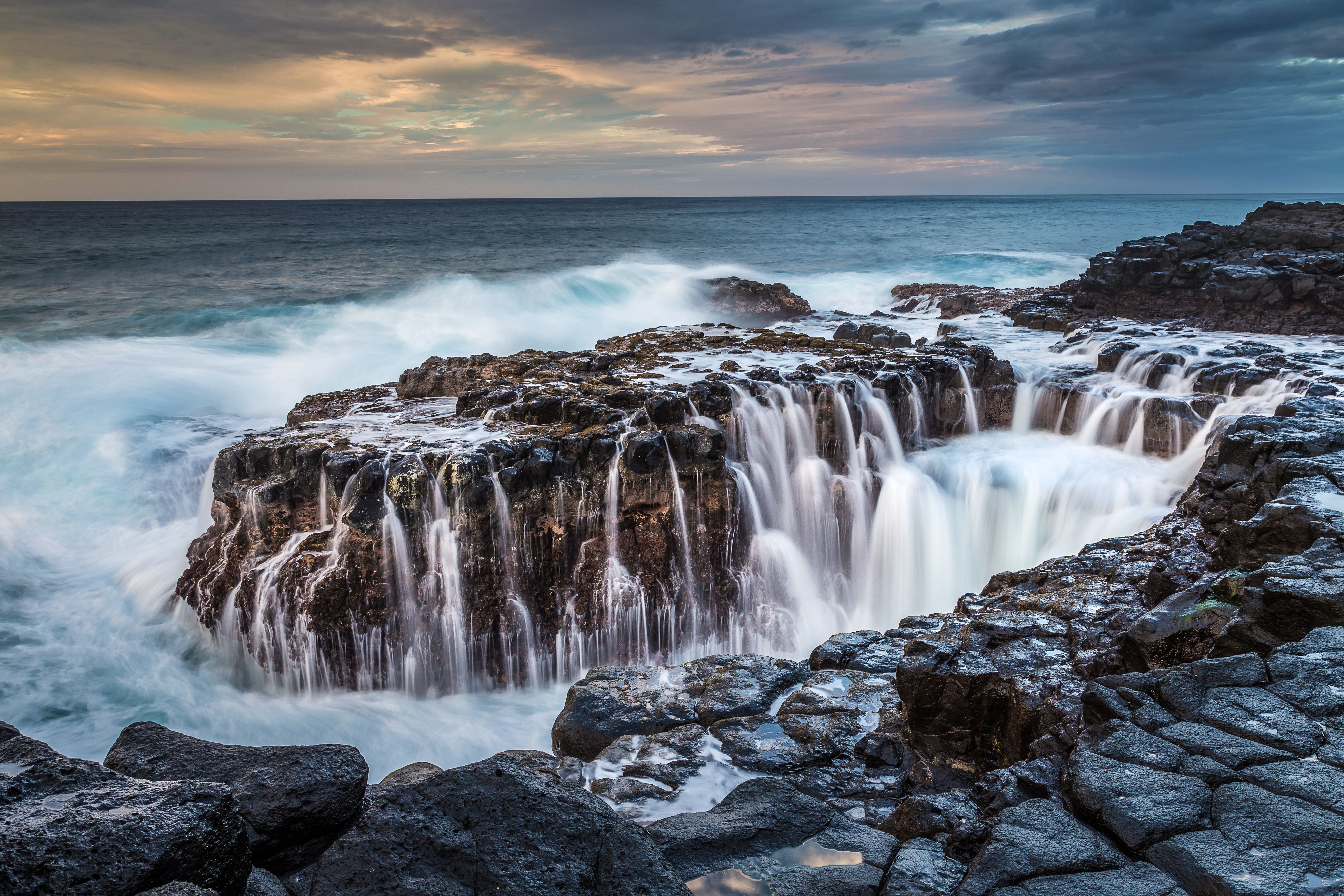 Hawaii's "Pool Of Death" Keeps Taking Lives, But That Isn't Stopping Visitors