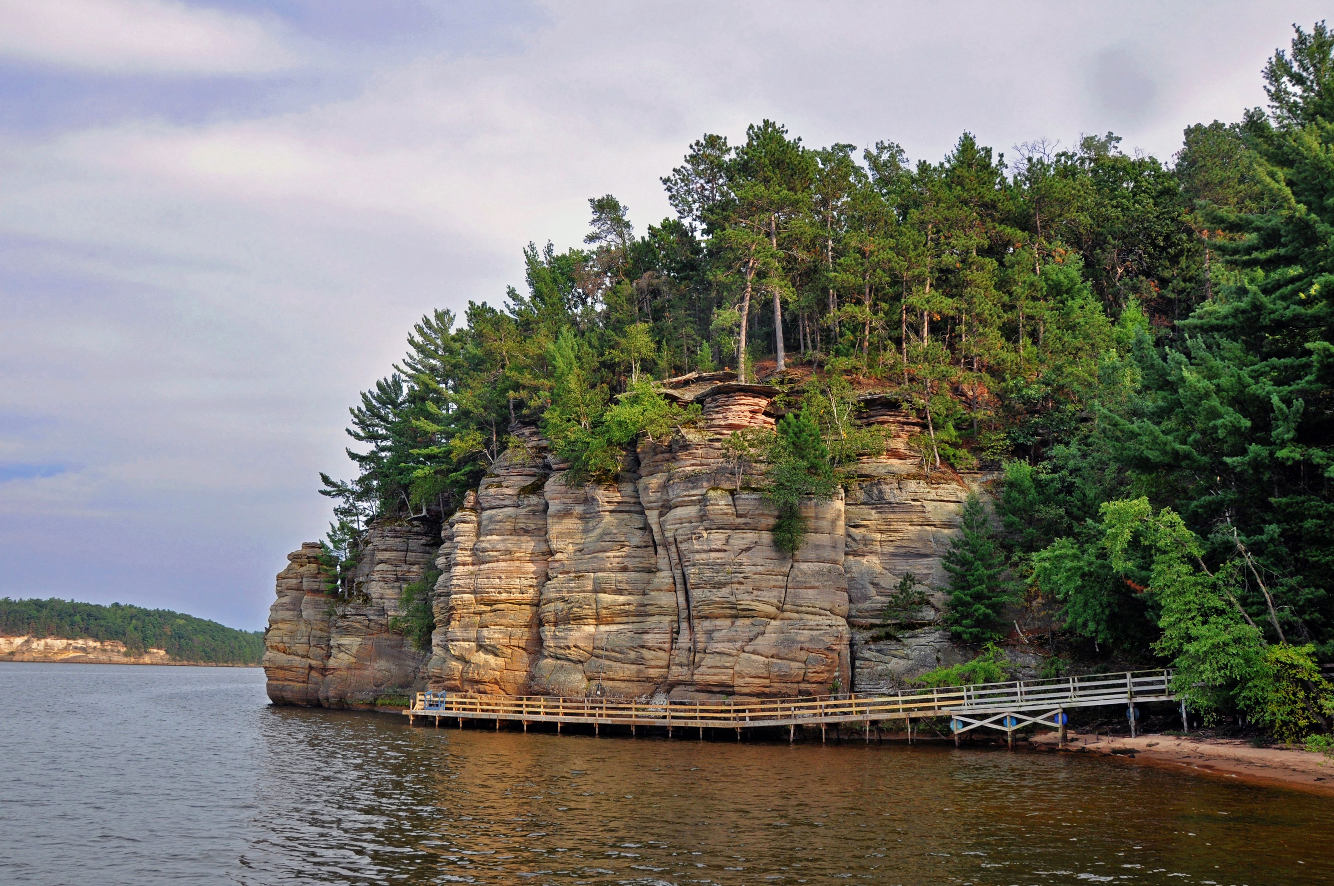 Beautiful vertical cliff in Wisconsin Dells